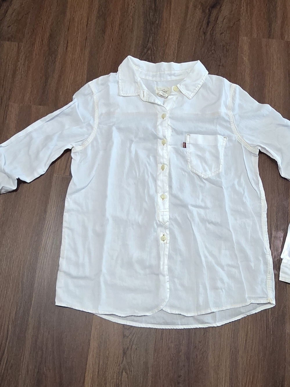 Levi's Women's White Long Sleeve Button Down Shirt w/ Chest Pocket